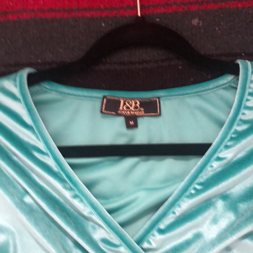 Turquoise bell sleeve crop top - Picture 5 of 10